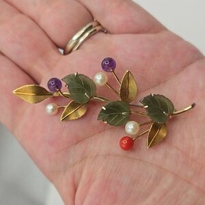 Vintage Krementz Nephrite Pearl Amethyst Coral Gold Tone Leaf Brooch